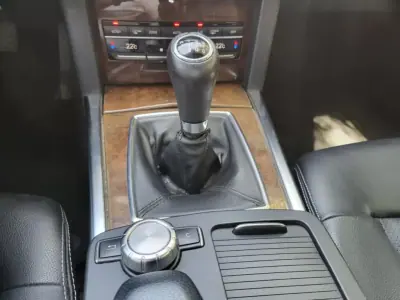 Mercedes-Benz E 200 2014 - 18900 EUR, 147135 km - AUTO.MOTO.pt - 147135km - foto 14 de 20