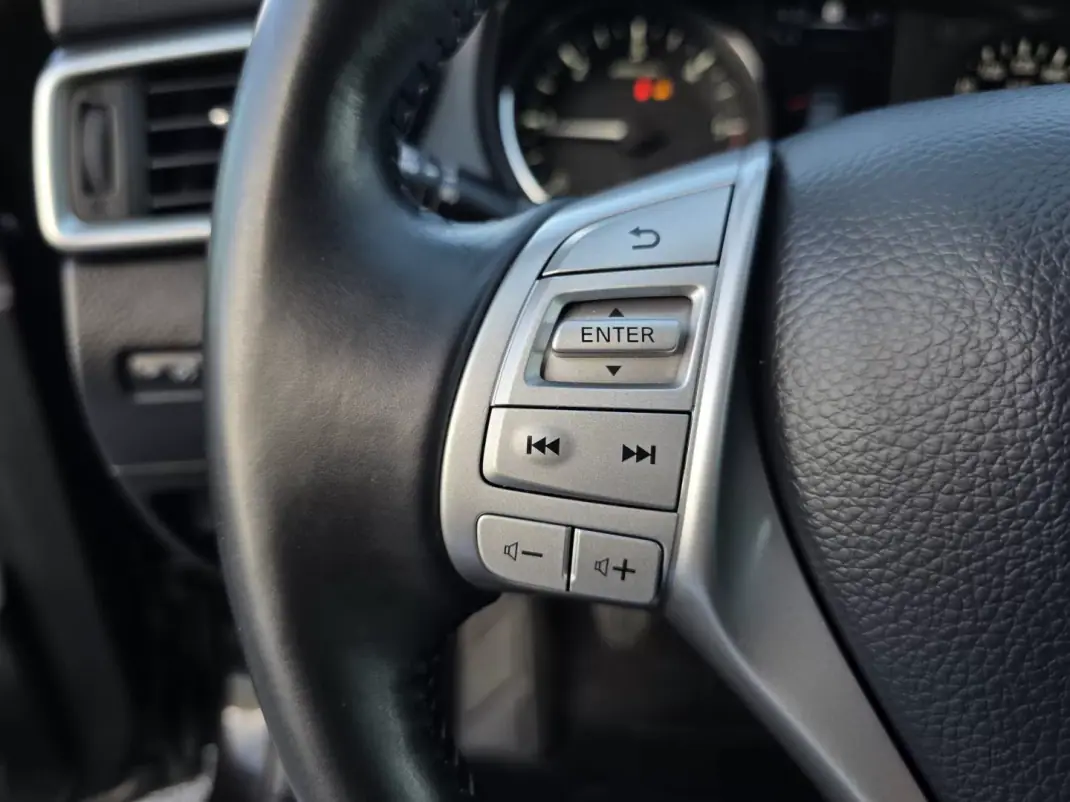 Nissan Qashqai 2015 - 13990 EUR, 146000 km - AUTO.MOTO.pt - 146000km - foto 21 de 40