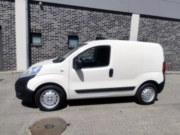 Fiat FIORINO 1.3 MULTIJET 2019 - 9480 EUR, 157000 km - AUTO.MOTO.pt - 157000km - foto 3 de 24