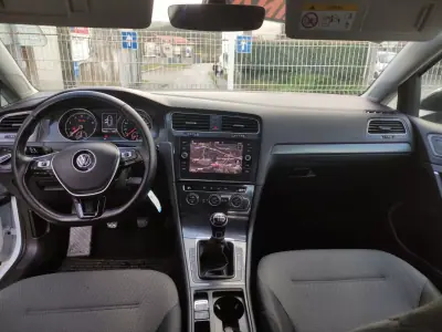 Volkswagen Golf 2018 - 15900 EUR, 106000 km - AUTO.MOTO.pt - 106000km - foto 13 de 29