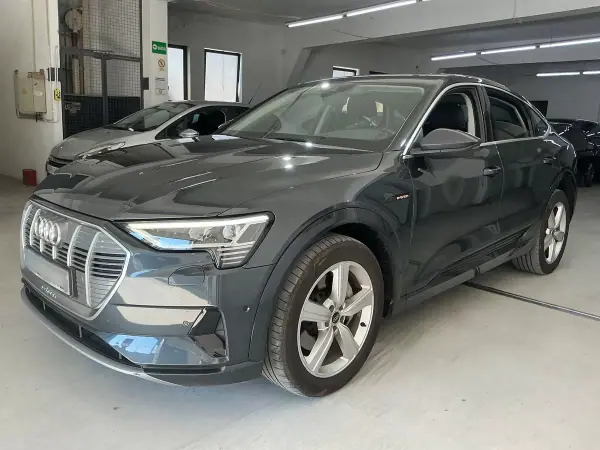 Audi e-tron Sportback e-tron Sportback 55 Quattro 2020 Electric — 123 200 km Audi e-tron Sportback 2020