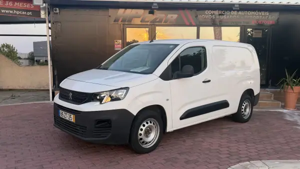 Peugeot Partner 2020 - 12990 EUR, 130000 km - AUTO.MOTO.pt - 130000km - foto 4 de 23