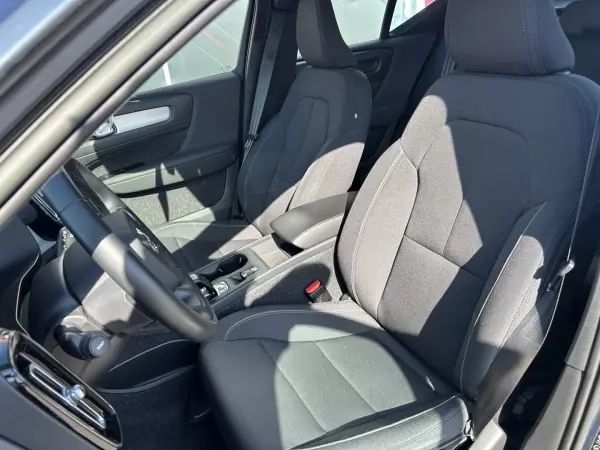 Volvo XC 40 2022 - 27947 EUR, 57500 km - AUTO.MOTO.pt - 57500km - foto 11 de 20