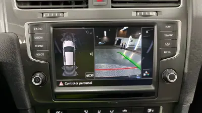 Volkswagen e-Golf 2016 - 9990 EUR, 130000 km - AUTO.MOTO.pt - 130000km - foto 9 de 10