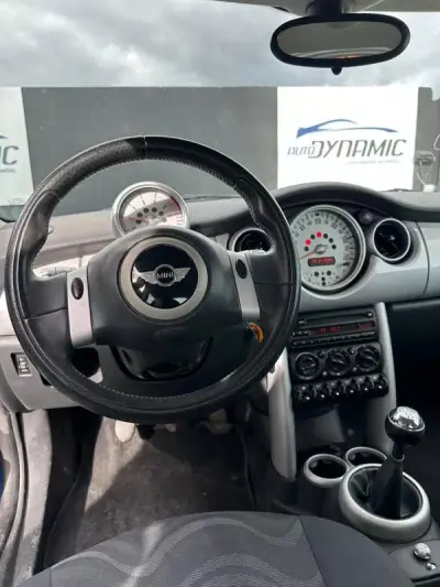 MINI Cooper 2004 - 7000 EUR, 214300 km - AUTO.MOTO.pt - 214300km - foto 9 de 9