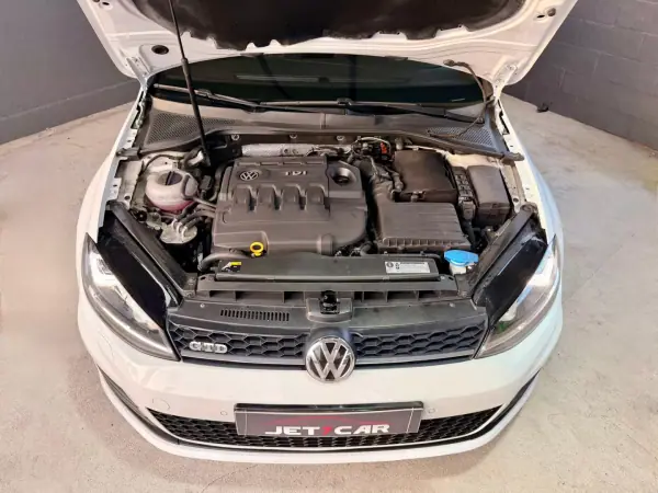 Volkswagen Golf 2016 - 21990 EUR, 142928 km - AUTO.MOTO.pt - 142928km - foto 22 de 23