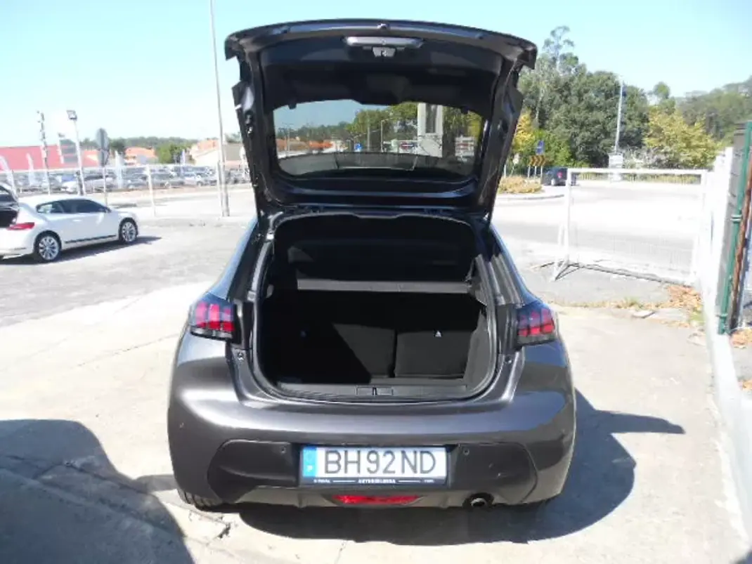 Peugeot 208 2024 - 15900 EUR, 24980 km - 24980km - foto 6 de 13