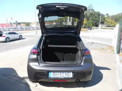 Peugeot 208 2024 - 15900 EUR, 24980 km - 24980km - foto 6 de 13