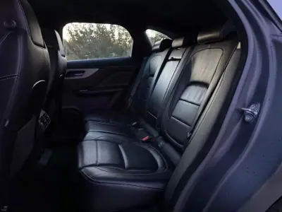 Jaguar F-Pace 2016 - 30999 EUR, 144450 km - AUTO.MOTO.pt - 144450km - foto 15 de 33