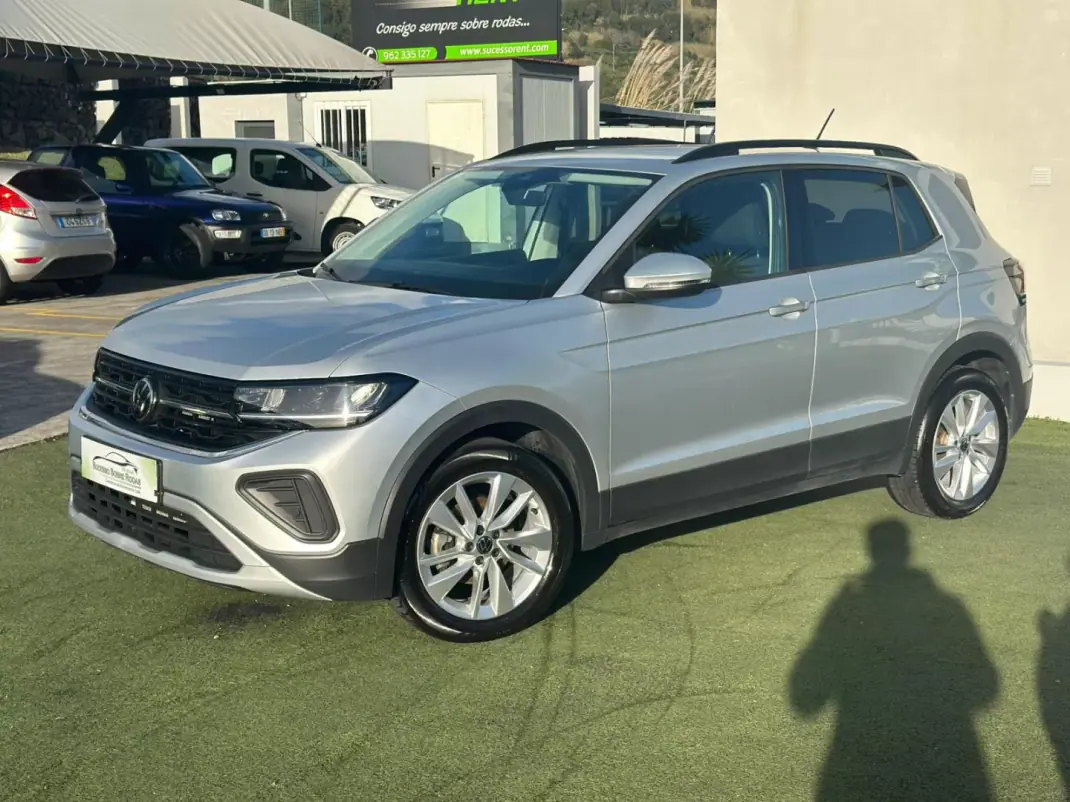 Volkswagen T-Cross 2025 - 24990 EUR, 20725 km - AUTO.MOTO.pt - 20725km - foto 1 de 18