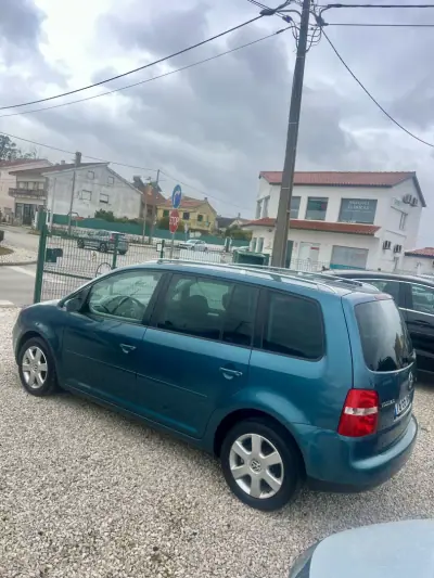 Volkswagen Touran 2003 - 3999 EUR, 246000 km - AUTO.MOTO.pt - 246000km - foto 2 de 3