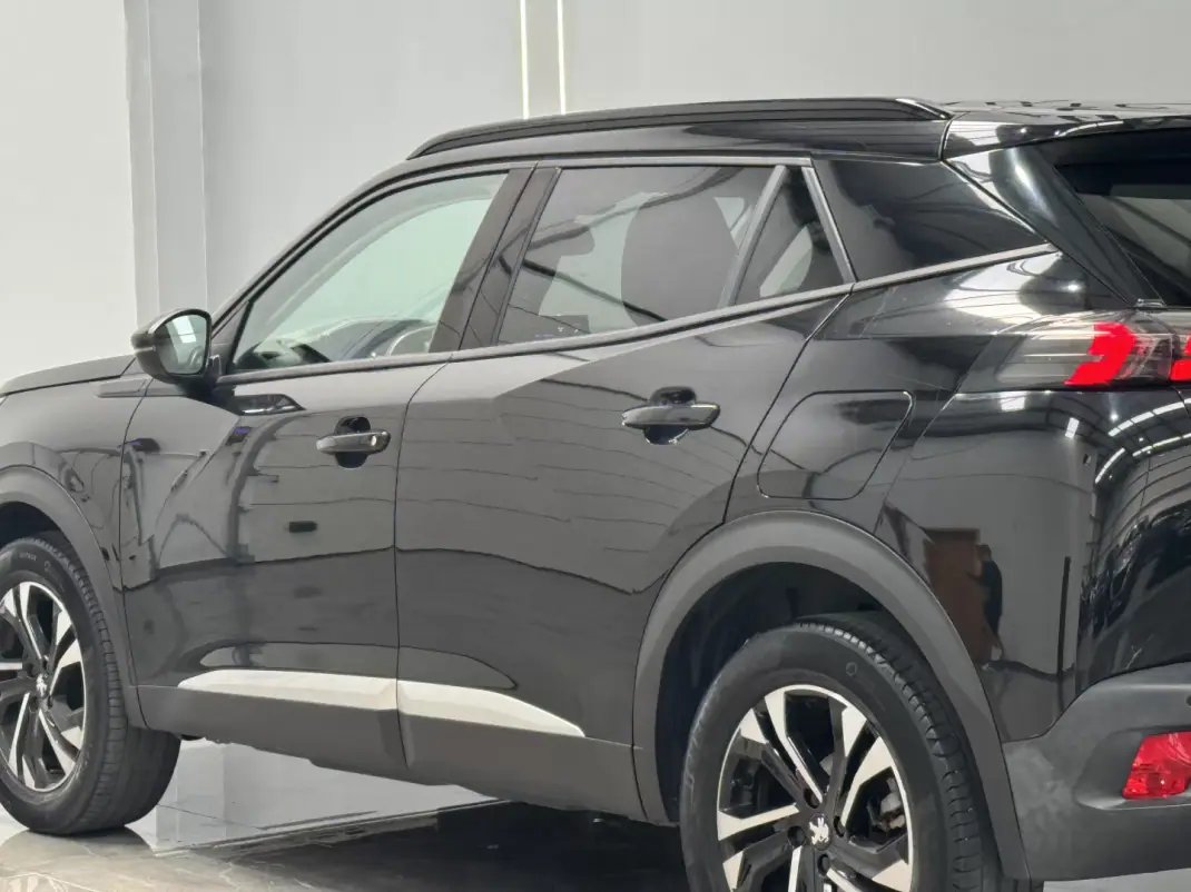 Peugeot 2008 2020 - 15990 EUR, 122000 km - 122000km - foto 10 de 31