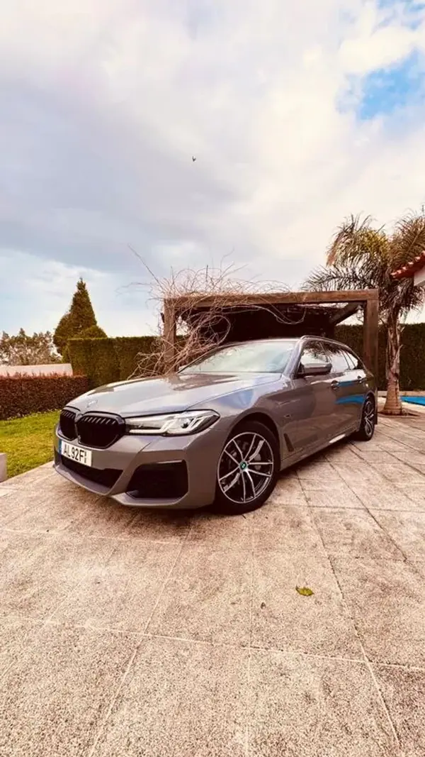 BMW 530e 2021 - 36900 EUR, 118296 km - AUTO.MOTO.pt - 118296km - foto 26 de 31