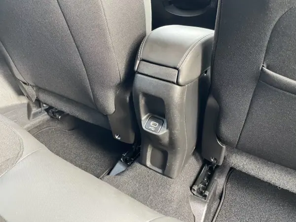 Jeep Renegade 2019 - 15500 EUR, 106977 km - AUTO.MOTO.pt - 106977km - foto 38 de 39