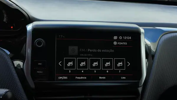 Citroën C3 2015 - 10500 EUR, 127000 km - AUTO.MOTO.pt - 127000km - foto 12 de 20