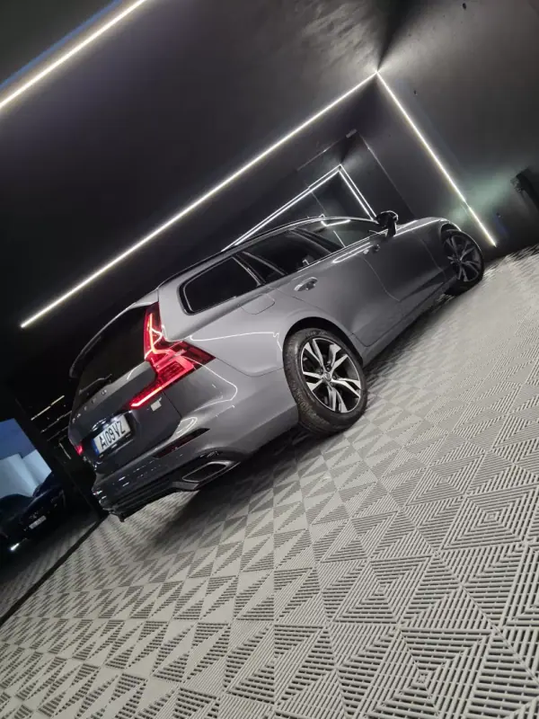 Volvo V60 2021 - 31750 EUR, 57692 km - AUTO.MOTO.pt - 57692km - foto 12 de 23