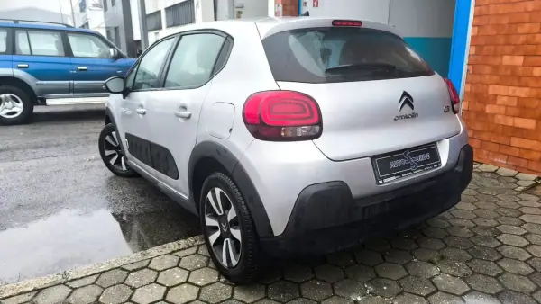 Citroën C3 2018 - 9400 EUR, 102000 km - AUTO.MOTO.pt - 102000km - foto 10 de 14