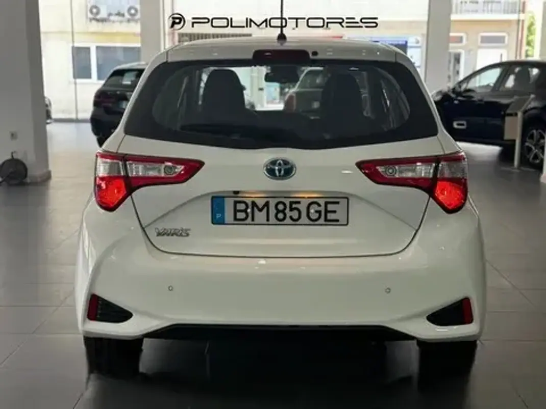 Toyota Yaris 2018 - 14750 EUR, 84619 km - 84619km - foto 6 de 17