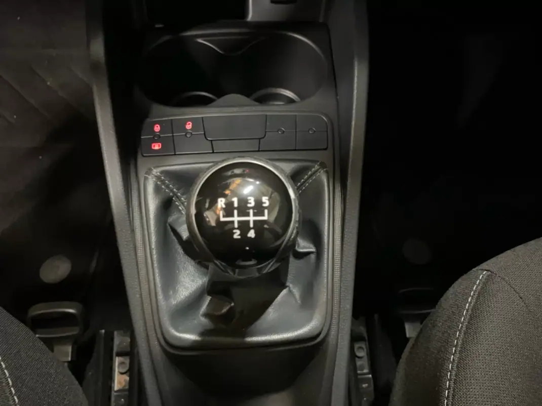 SEAT Ibiza 2014 - 5750 EUR, 290400 km - AUTO.MOTO.pt - 290400km - foto 14 de 19