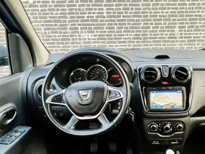 Dacia Lodgy 2019 - 13900 EUR, 110000 km - AUTO.MOTO.pt - 110000km - foto 2 de 10