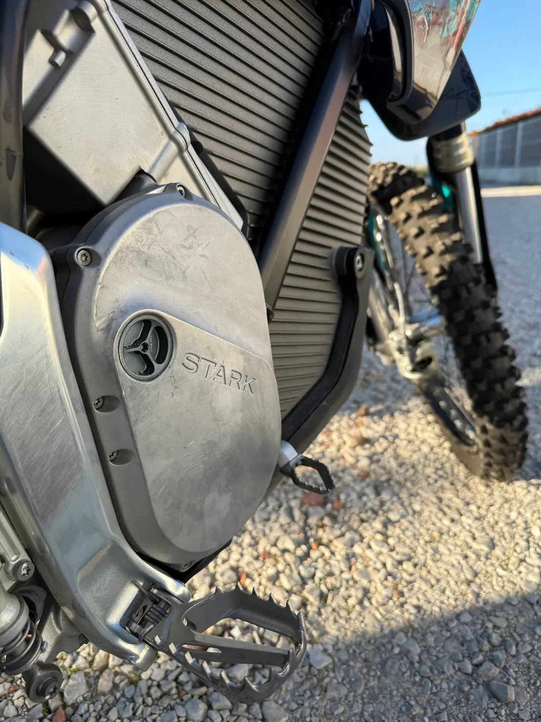 Stark Varg MX 2024 - 10000 EUR, 1 km - AUTO.MOTO.pt - 1km - foto 10 de 13