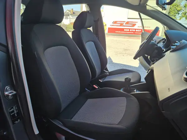SEAT Ibiza 2016 - 9900 EUR, 122800 km - AUTO.MOTO.pt - 122800km - foto 17 de 40