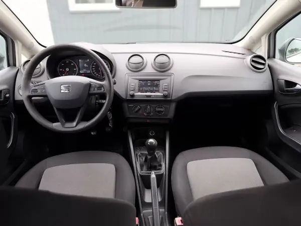 SEAT Ibiza 2016 - 9900 EUR, 152213 km - 152213km - foto 9 de 13