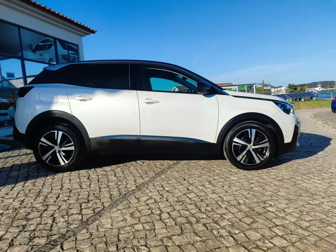 Peugeot 3008 2017 - 16900 EUR, 96000 km - 96000km - foto 3 de 23
