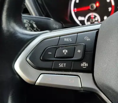 Volkswagen T-Cross 2022 - 15900 EUR, 80100 km - AUTO.MOTO.pt - 80100km - foto 17 de 28