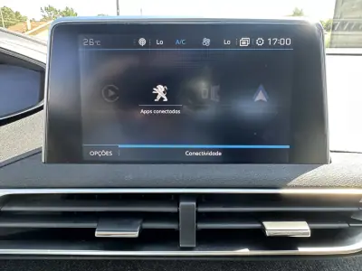 Peugeot 3008 2018 - 14900 EUR, 200000 km - AUTO.MOTO.pt - 200000km - foto 40 de 63