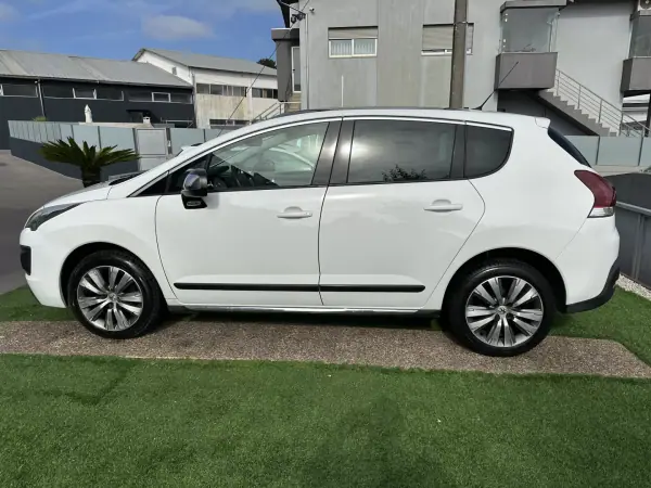 Peugeot 3008 2014 - 8400 EUR, 220000 km - AUTO.MOTO.pt - 220000km - foto 18 de 62