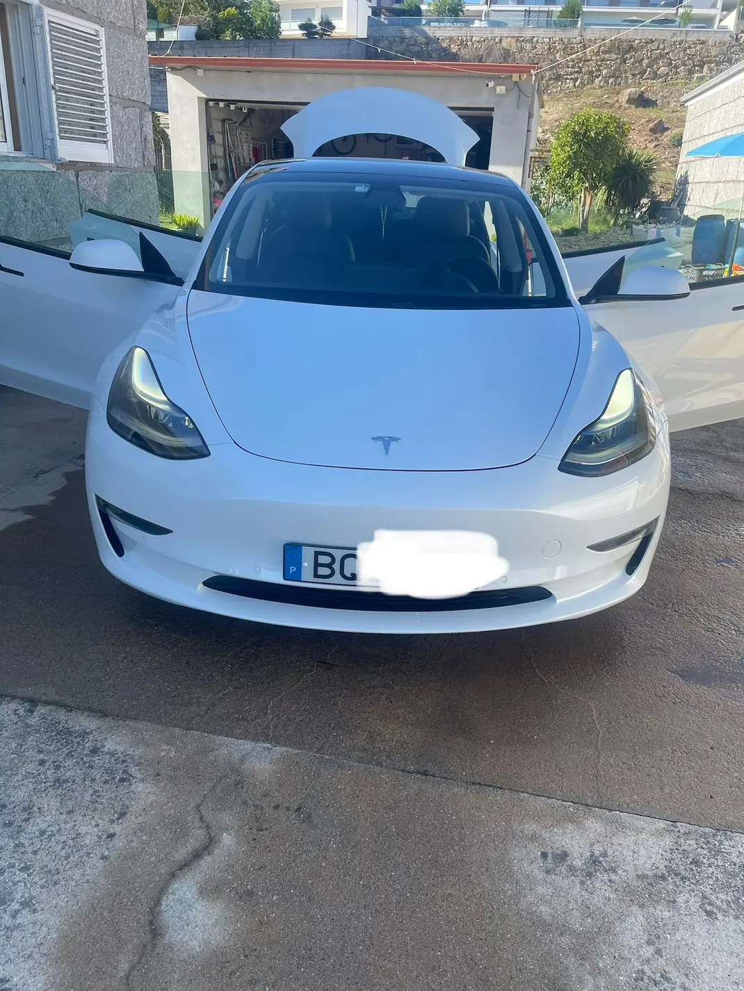 Tesla Model 3 2021 - 26499 EUR, 93150 km - 93150km - foto 1 de 10