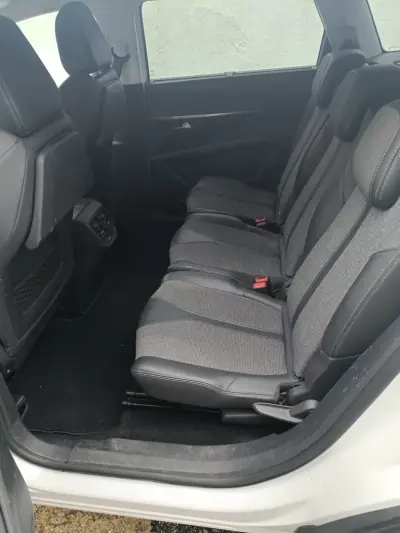 Peugeot 5008 2018 - 14990 EUR, 172200 km - AUTO.MOTO.pt - 172200km - foto 16 de 26