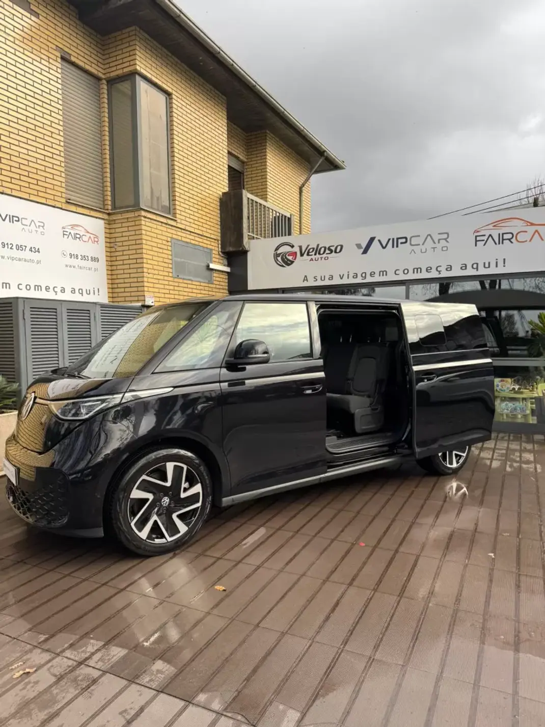 Volkswagen ID.Buzz 2025 - 59700 EUR, 15500 km - AUTO.MOTO.pt - 15500km - foto 2 de 14