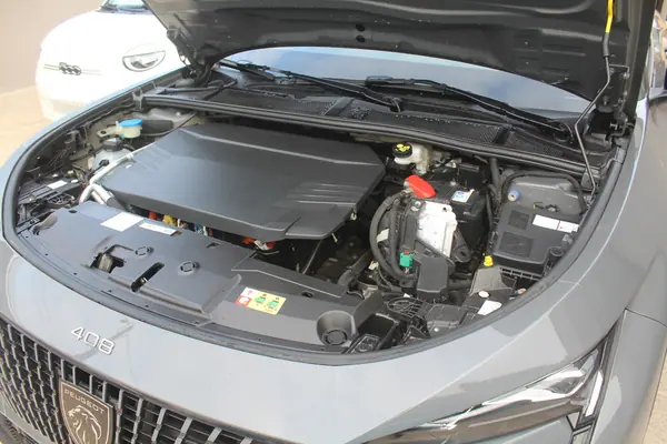 Peugeot 408 2025 - 34000 EUR, 20127 km - AUTO.MOTO.pt - 20127km - foto 13 de 13