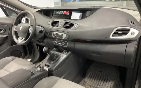 Renault Scénic 2012 - 6450 EUR, 243000 km - AUTO.MOTO.pt - 243000km - foto 8 de 13