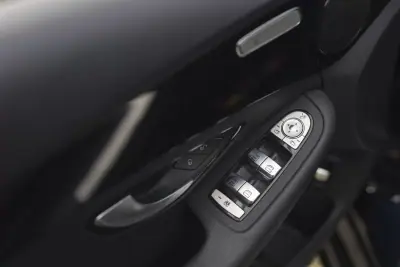 Mercedes-Benz C 180 2019 - 21900 EUR, 186430 km - AUTO.MOTO.pt - 186430km - foto 23 de 36