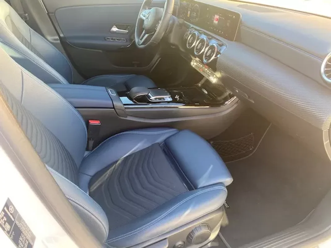 Mercedes-Benz A 180 2019 - 22990 EUR, 127450 km - AUTO.MOTO.pt - 127450km - foto 11 de 20