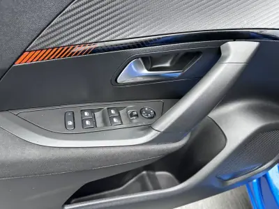 Peugeot 2008 2021 - 14900 EUR, 159000 km - AUTO.MOTO.pt - 159000km - foto 12 de 31