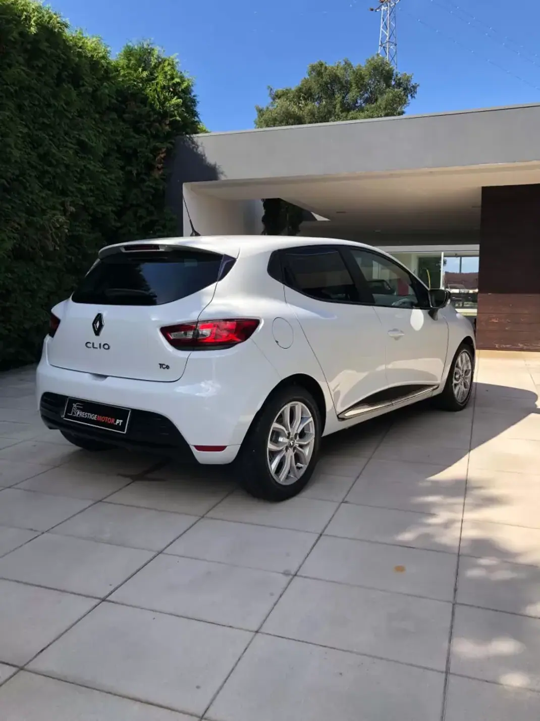 Renault Clio 2017 - 8900 EUR, 137000 km - 137000km - foto 6 de 27