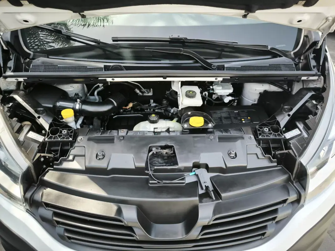 Renault 2015 - 9950 EUR, 225495 km - AUTO.MOTO.pt - 225495km - foto 28 de 32