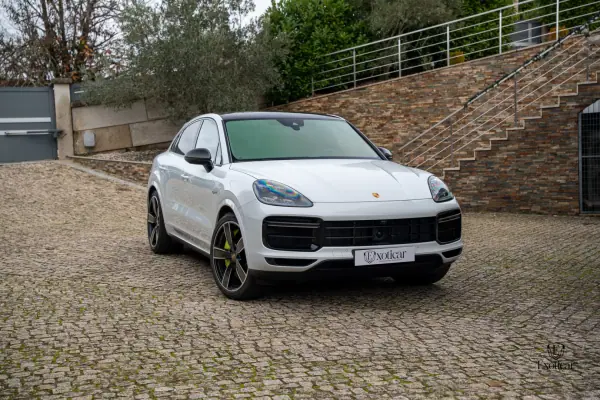 Porsche Cayenne Coupé 2022 - 108888 EUR, 92000 km - AUTO.MOTO.pt - 92000km - foto 25 de 65