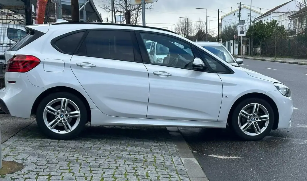BMW 218 Active Tourer 2015 - 18900 EUR, 130000 km - AUTO.MOTO.pt - 130000km - foto 5 de 25