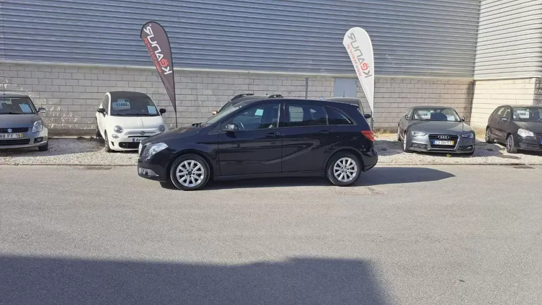 Mercedes-Benz B 180 2014 - 13890 EUR, 141469 km - AUTO.MOTO.pt - 141469km - foto 21 de 43