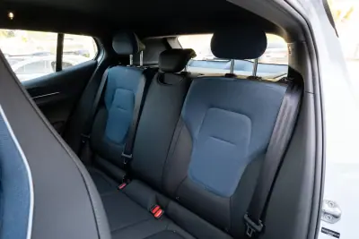 Volvo EX 30 2024 - 31900 EUR, 28000 km - AUTO.MOTO.pt - 28000km - foto 14 de 26