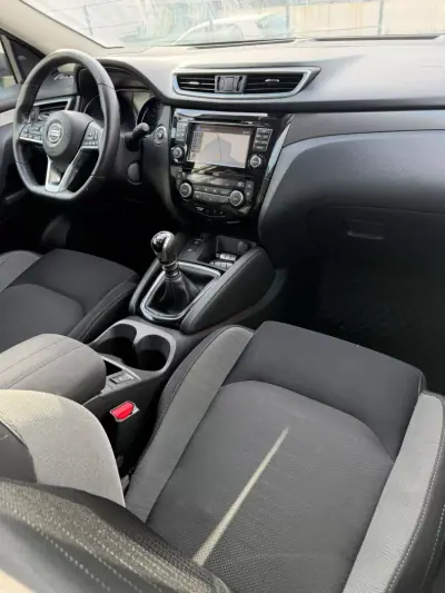 Nissan Qashqai 2018 - 18990 EUR, 111000 km - AUTO.MOTO.pt - 111000km - foto 8 de 39