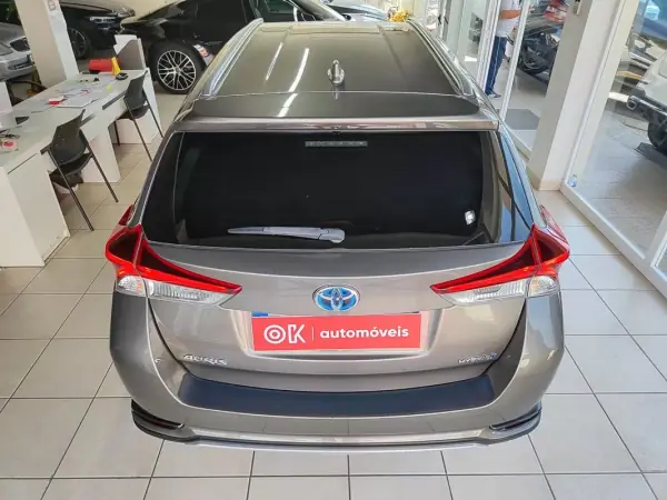 Toyota Auris Touring Sports 2018 - 16950 EUR, 109000 km - AUTO.MOTO.pt - 109000km - foto 10 de 37