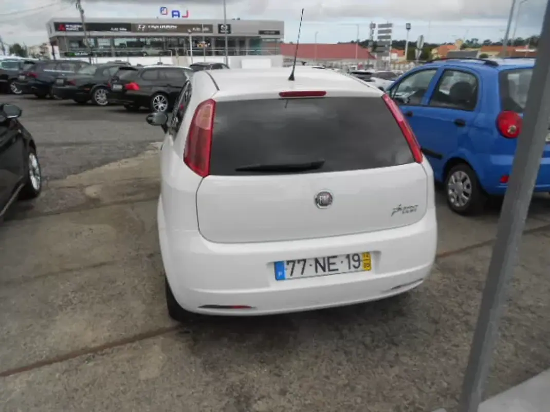 Fiat Fiorino 2012 - 5900 EUR, 216937 km - 216937km - foto 6 de 11