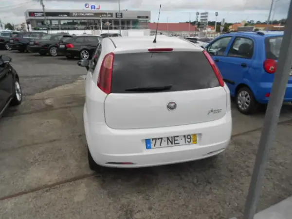 Fiat 1.3 CARGO 2012 - 5900 EUR, 216937 km - AUTO.MOTO.pt - 216937km - foto 6 de 11