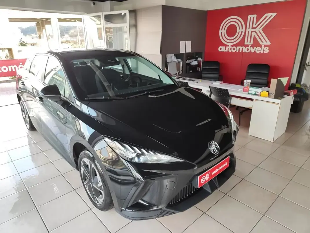 MG MG4 2024 - 24250 EUR, 18750 km - AUTO.MOTO.pt - 18750km - foto 2 de 34
